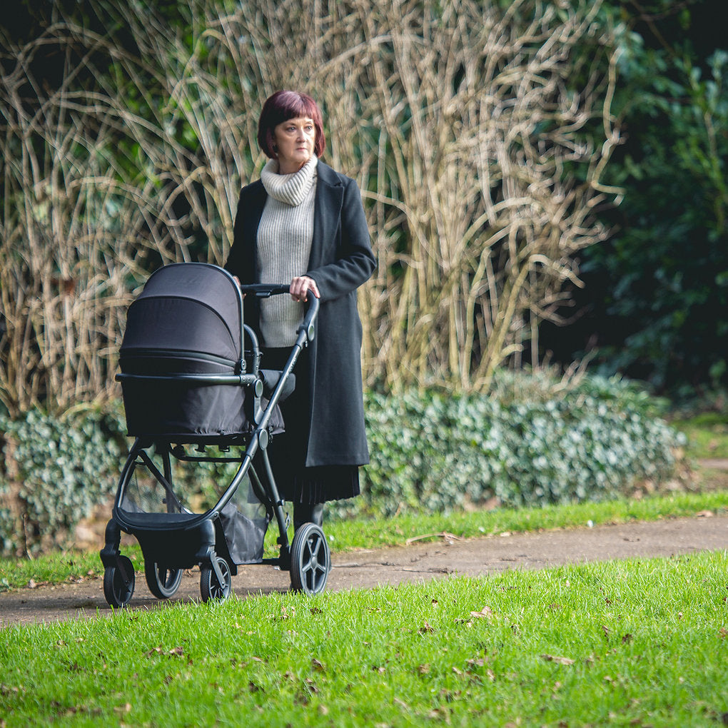 Red Kite Push Me Savanna i Travel System - Black