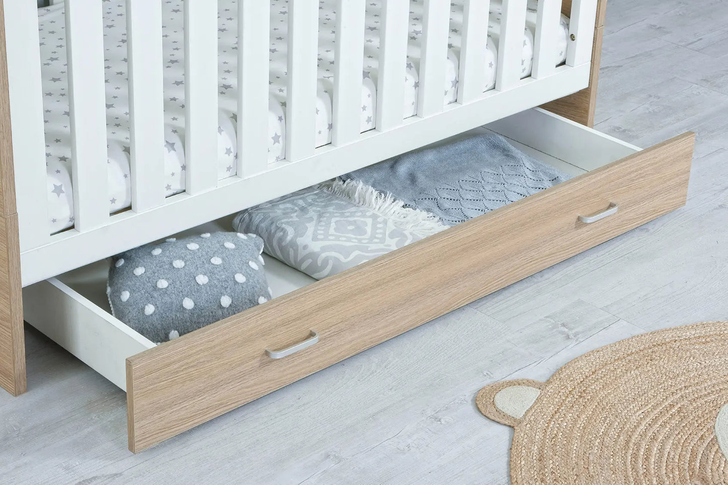 Babymore Veni Cot Bed With Drawer