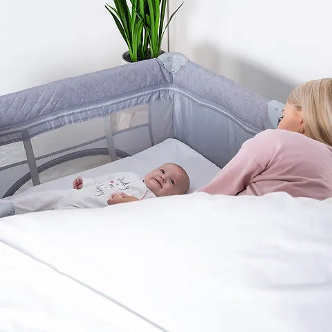 Dreamer Bedside Crib with Newborn Bassinette