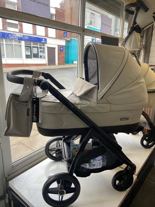Bebecar Flowy Travel System - Grey